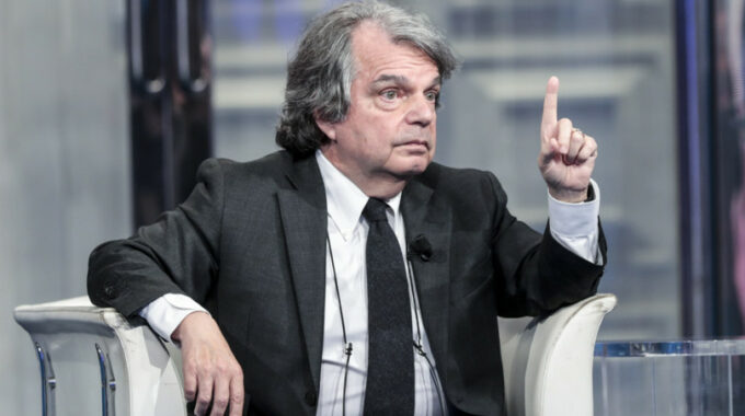 Cancelliamo per sempre la legge Brunetta “antifannulloni”: i dipendenti pubblici non lo sono