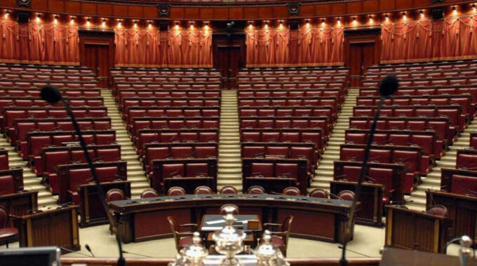 Competenza al Governo: mai più Ministri senza curriculum